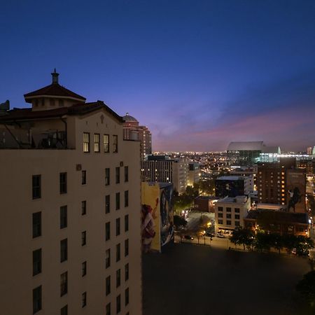 Moxy Houston Downtown Hotel Exterior foto